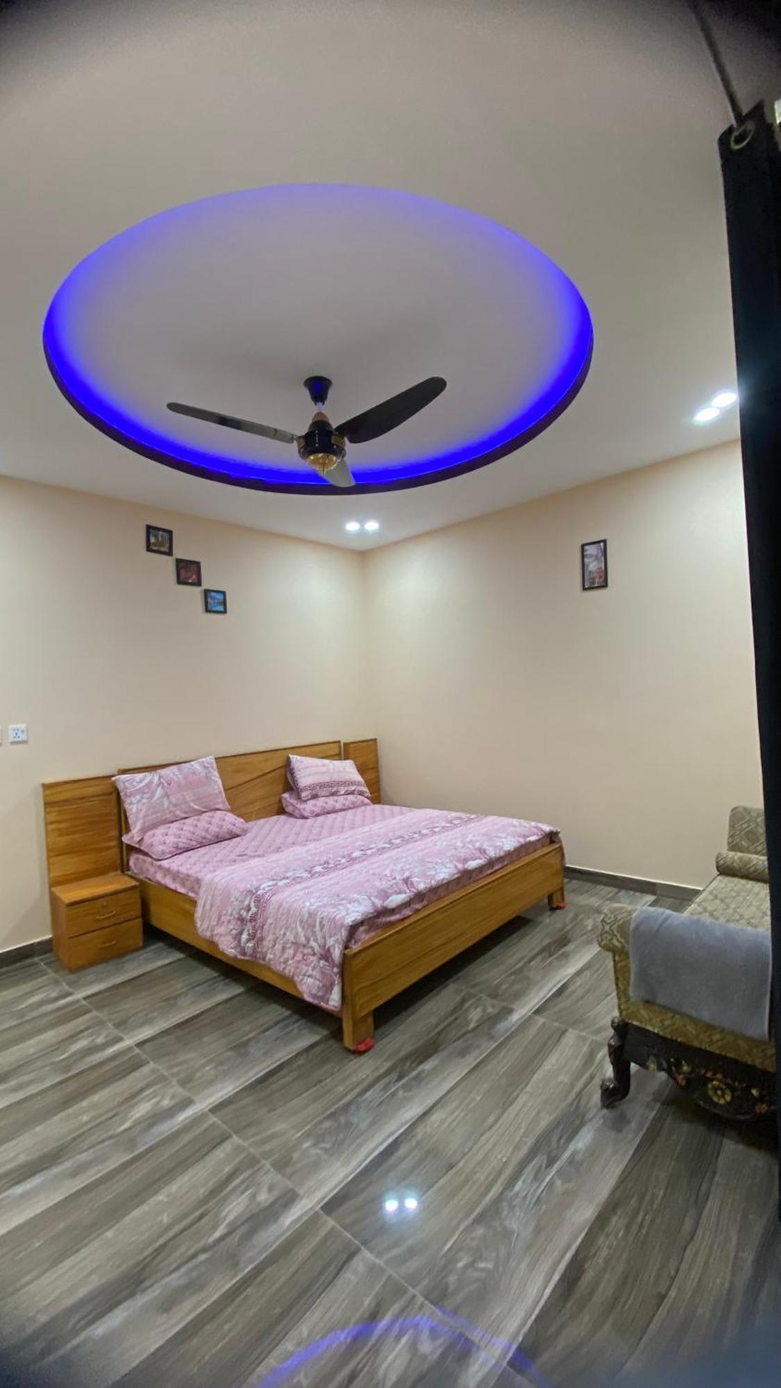 Cloud 9 Guest House Muzaffarabad Exterior photo