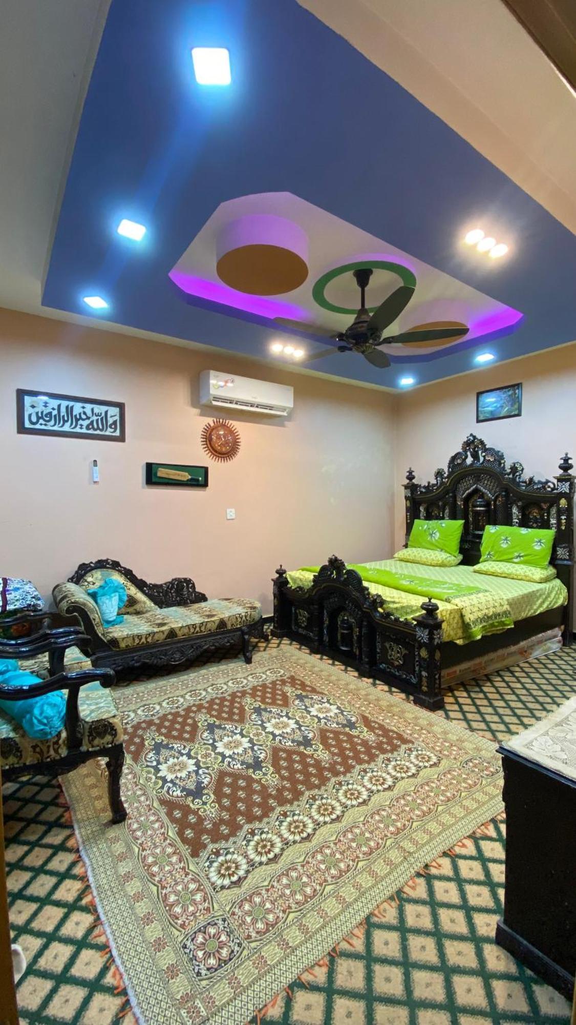 Cloud 9 Guest House Muzaffarabad Exterior photo