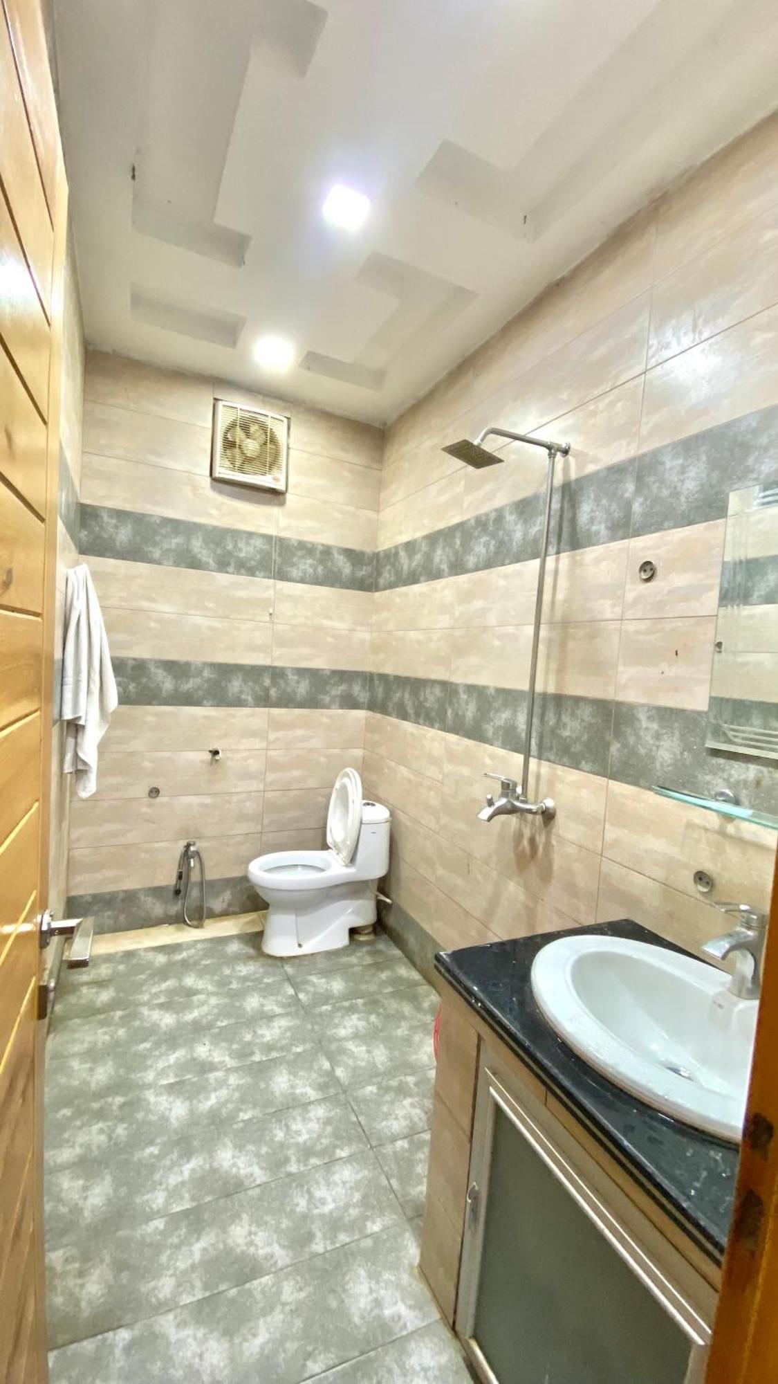 Cloud 9 Guest House Muzaffarabad Exterior photo