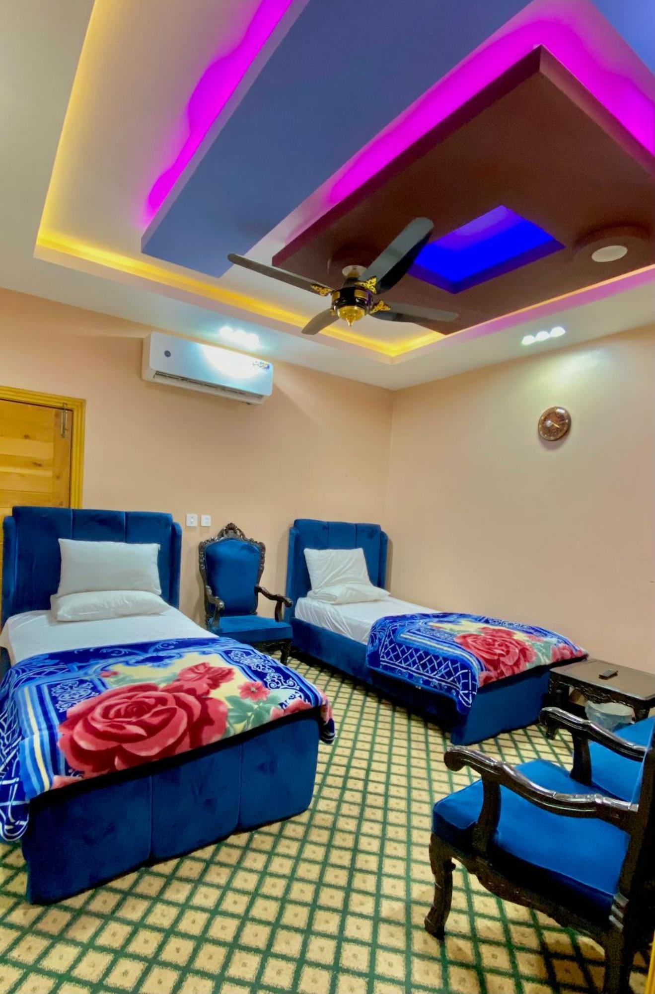 Cloud 9 Guest House Muzaffarabad Exterior photo