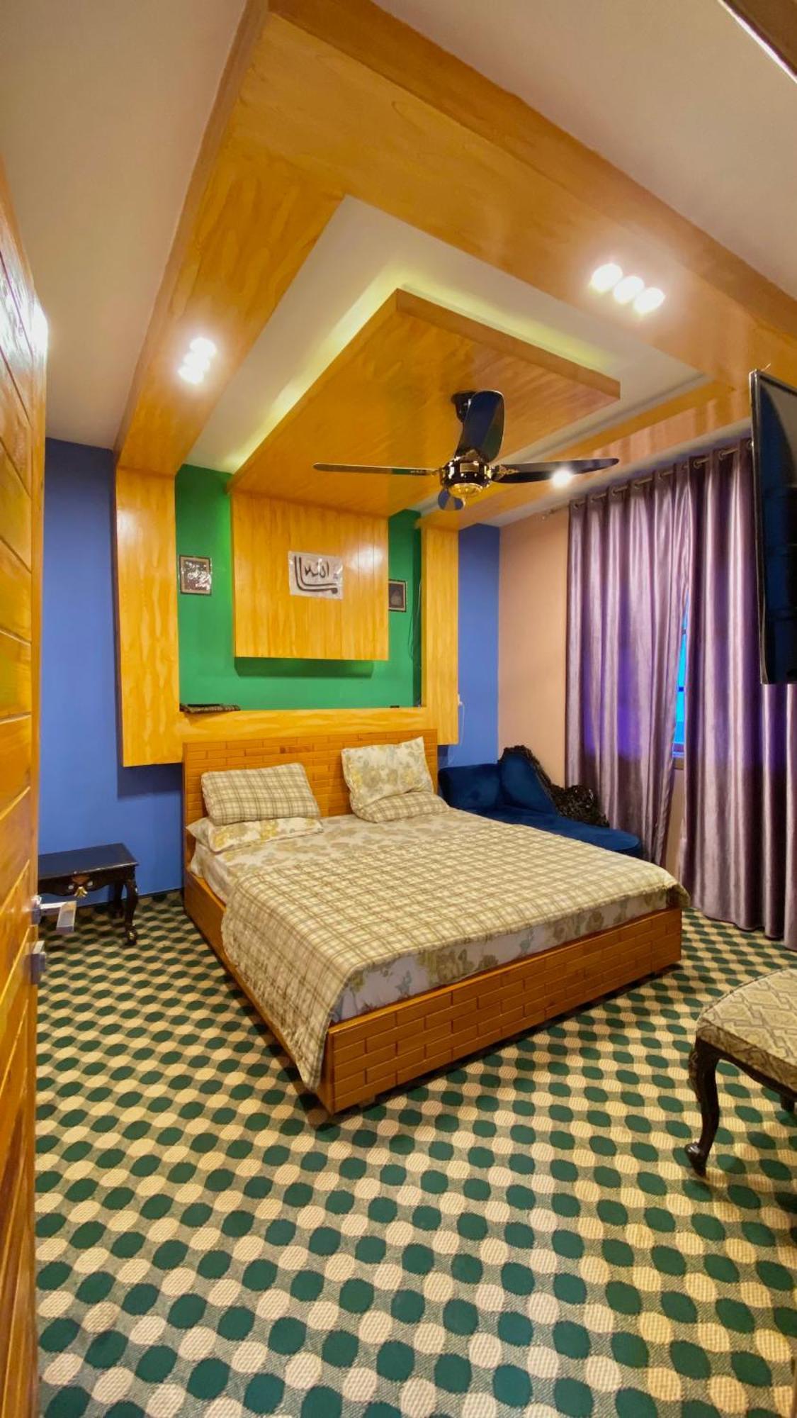 Cloud 9 Guest House Muzaffarabad Exterior photo